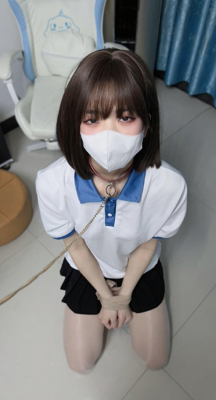 白龙猫女 – 校园风🐶【27P】